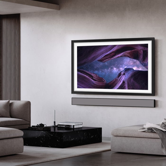 leon-studio-frame-sony-bravia-7-studio-matte-black-lifestyle-01_2.jpg